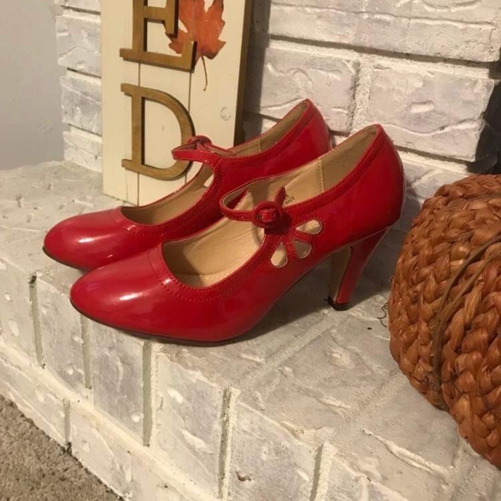 Chase and Chloe Red Vegan Leather Mary Jane Shoes size 7